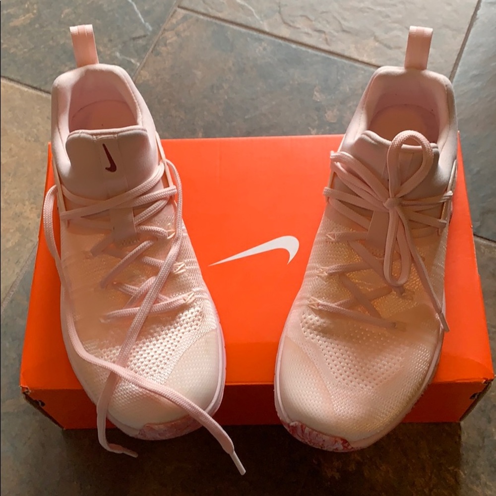 Nike women’s metcon flyknit 3 size 10